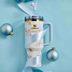 Stanley LoveShackFancy 40 oz  Tumbler in Rosa Beaux Blue Floral Límited Edition